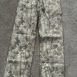 men’s brown camo pants